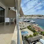 Port Side * Sarandë